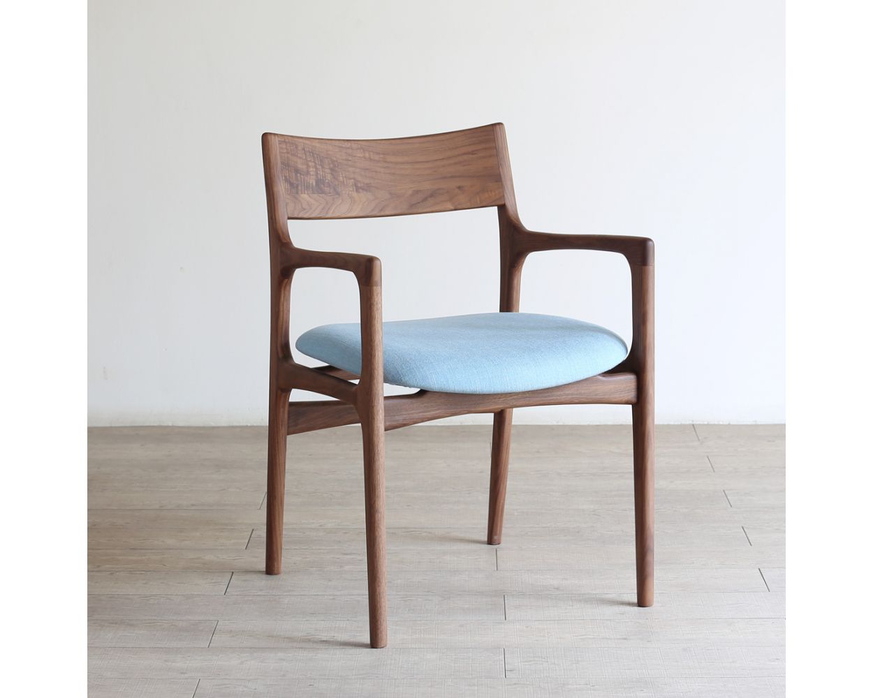 cokün ダイニング・チェア | ソアーチェア/アーム付