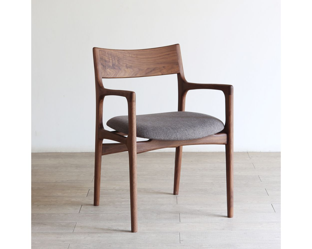 cokün ダイニング・チェア | ソアーチェア/アーム付